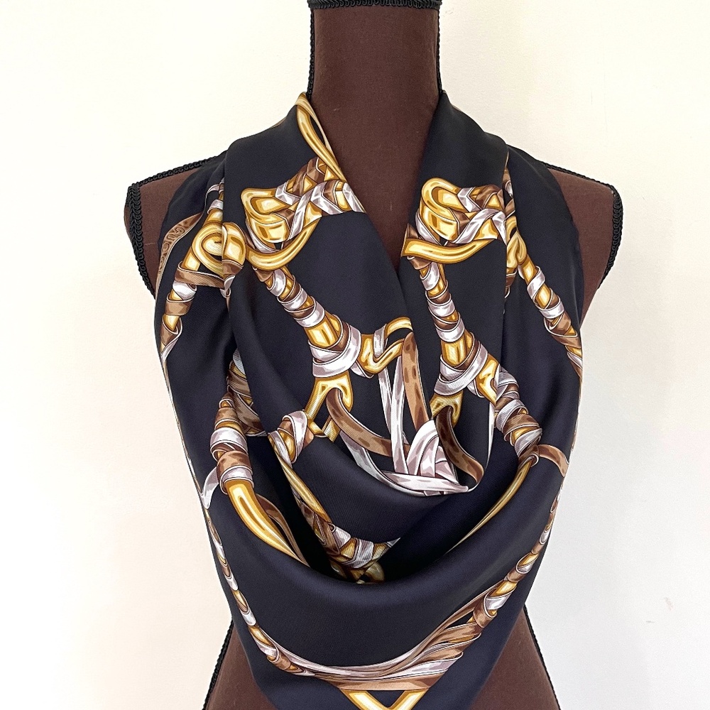 New Gucci Scarf Iconic Print Black Silk Wrap with Gucci Gift Box - Picture 12 of 16